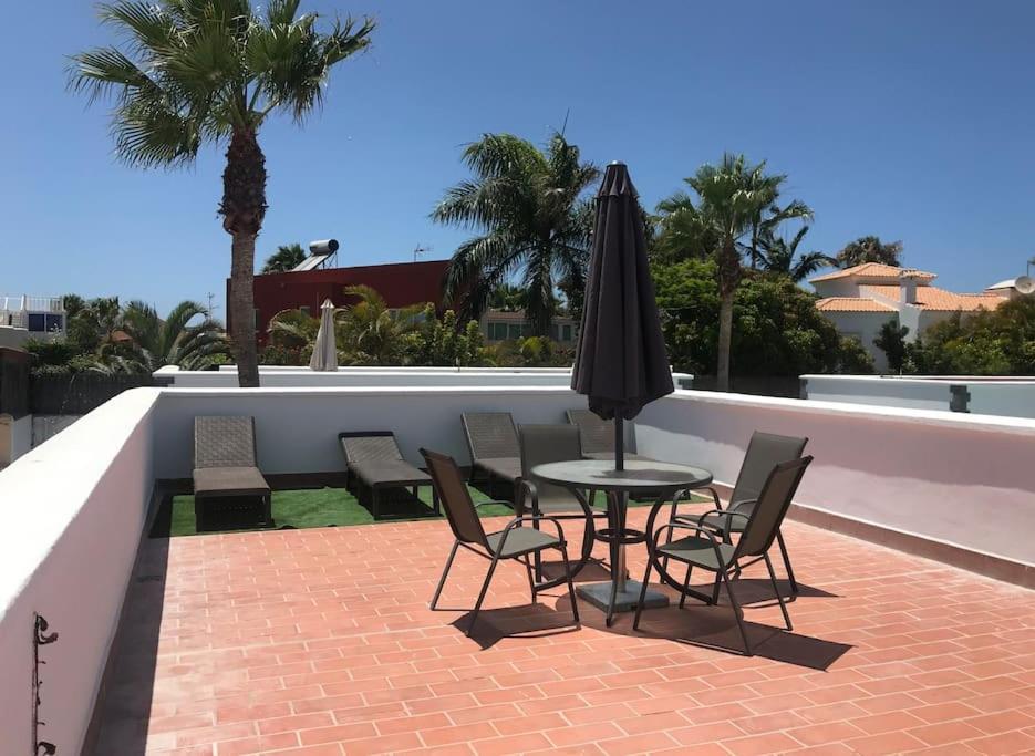 Lovely Villa - Pool Front, Private Roof Terrace, Wifi Fiber Optic Corralejo Buitenkant foto