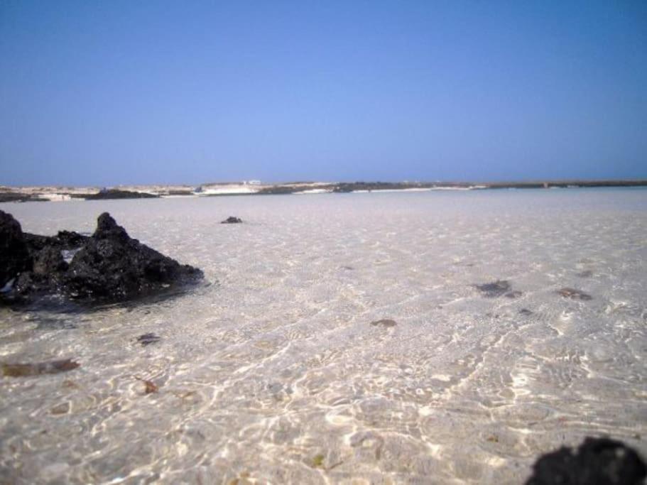 Lovely Villa - Pool Front, Private Roof Terrace, Wifi Fiber Optic Corralejo Buitenkant foto